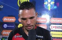 Jogador do Atlético-GO fala em “roubo” após derrota para o Flamengo
