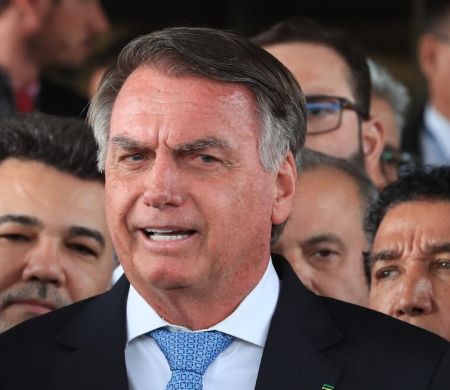 Bolsonaro voltar a passar mal  e cancela todos os compromissos 
