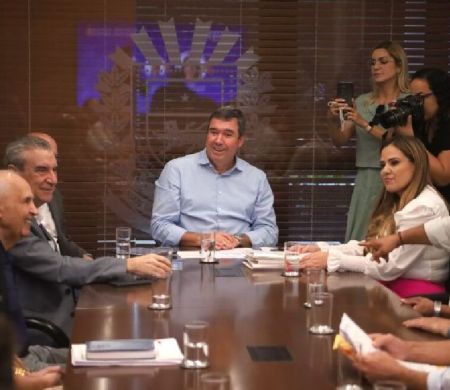 Governador recebe reivindicações sobre saúde e asfalto para Coronel Sapucaia