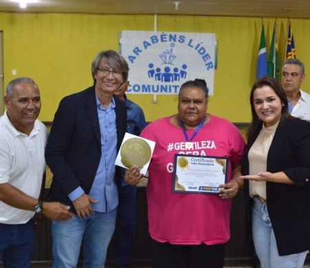 Prefeita Adriane Lopes homenageia mais de 300 lideranças comunitárias 