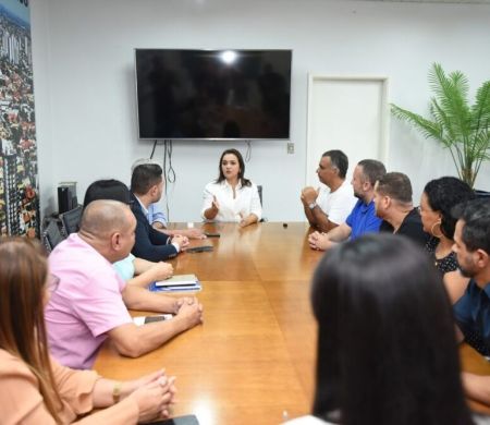 Adriane garante 6,27% no piso do magistério e promete convocar 273 professores