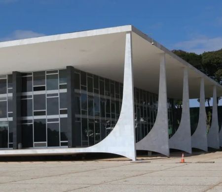 Partidos da base de Lula vão ao STF contra aumento do IOF