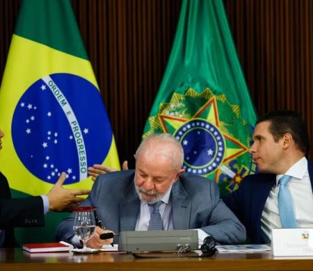 Moraes suspende decretos de Lula e decisão do Congresso sobre IOF