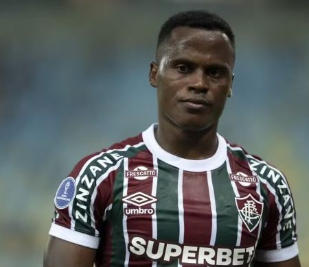 Fluminense acerta a venda do atacante Arias para o Wolverhampton