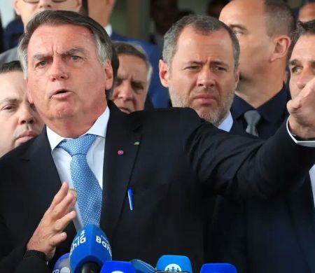 Oposição entende como arbitrárias as medidas cautelares contra Bolsonaro