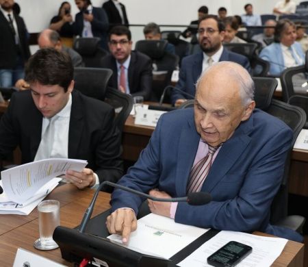 Deputados estaduais votam seis projetos na sessão desta quarta-feira Deputados estaduais votam seis projetos na sessão desta quarta-feira