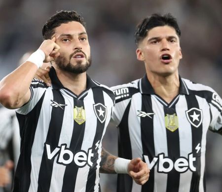 Botafogo faz 3 a 0 no Vasco e se aproxima da Libertadores de 2026