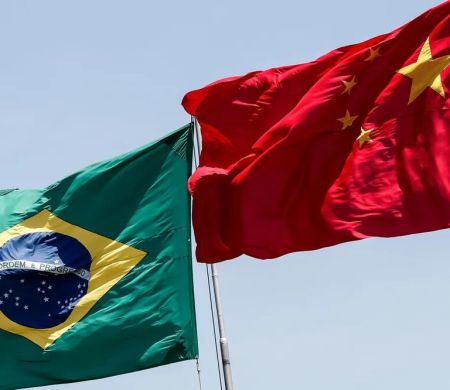 China suspende embargo à importação de carne de frango do Brasil