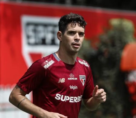 Exames do jogador Oscar apontam para síncope vasovagal