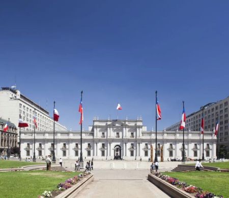 Jara e Kast vão ao 2º turno no Chile em disputa marcada por polarização