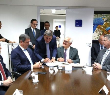 Sergio de Paula toma posse no TCE-MS e diz estar pronto para missão