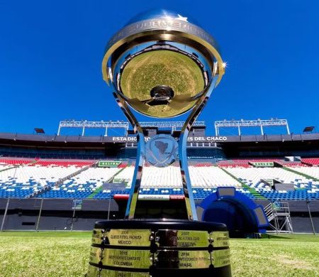 Atlético-MG faz a grande final da Sul- Americana contra o Lanús, em Assunção