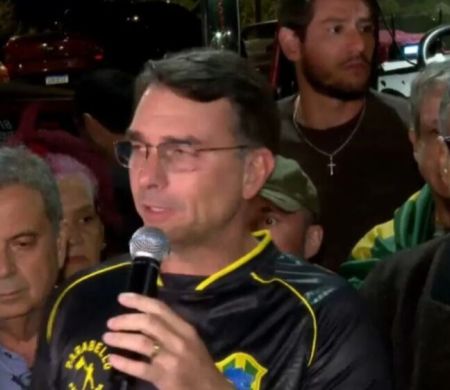 Para a família Bolsonaro, Moraes tenta frear avanço de Flávio à Presidência