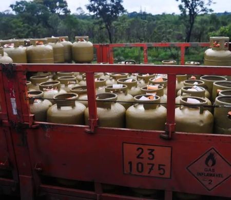 Em ano pré-eleitoral, Lula inicia entrega de gás gratuito  para 1 milhão de famílias