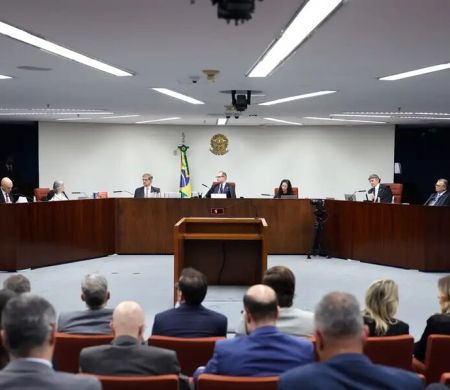 STF consuma manobra e Bolsonaro cumprirá pena em regime fechado na PF