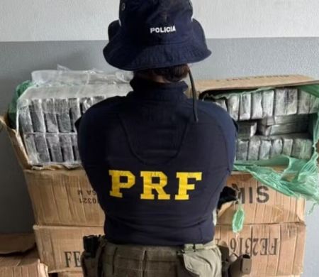 Caminhonete da Energisa é flagrada com mais de 300 kg de cocaína