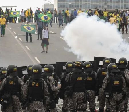 STF tem maioria para condenar cinco PMs do DF a 16 anos pelo 8/1