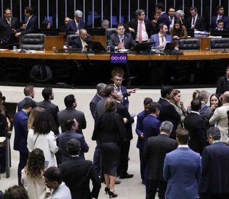 LDO é aprovada no Congresso com previsão de superávit de R$ 34 bilhões