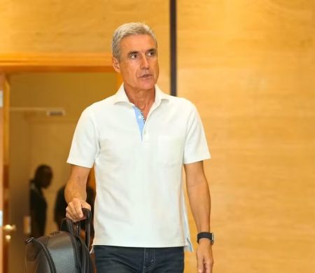 Grêmio deve contratar Luís Castro para substituir Mano Menezes