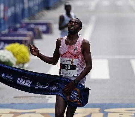 Etíope Muse Gizachewé é campeão da prova masculina da São Silvestre