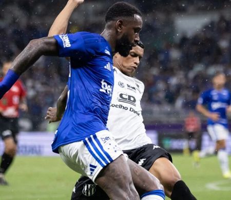 Em estreia de Gerson, Cruzeiro perde para o Democrata pelo Mineiro