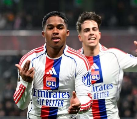 Jornais da França e Espanha exaltam atuação de Endrick em vitória do Lyon