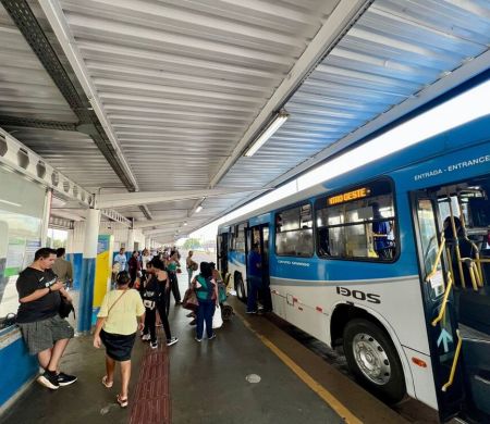 Passe do Estudante terá cobrança para novos alunos e gera reclamações na capital