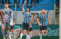 Diego Costa faz 2, Grêmio vence Caxias e vai à final do Gauchão contra Juventude