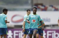 Dorival confirma escalação com volta de Vinicius Jr para jogo contra a Venezuela