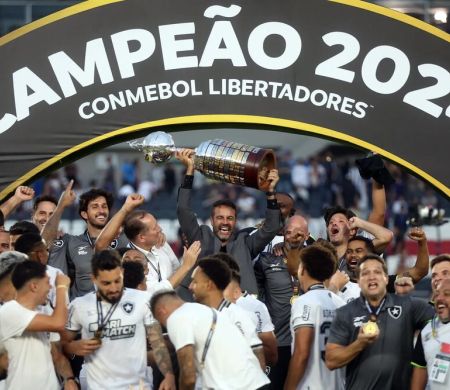 Botafogo é eleito o quinto melhor clube do mundo de 2024 pela IFFHS