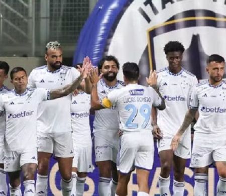 Gabigol faz três e Cruzeiro goleia em primeiro jogo sem Diniz