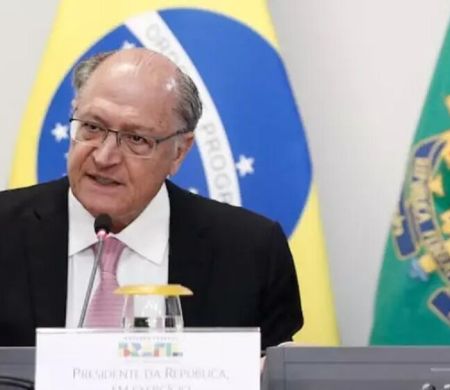 Alckmin prega diálogo e evita antecipar medidas do governo sobre taxas de Trump 