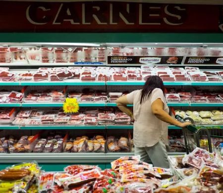 Famílias mais pobres já gastam 22% da renda mensal com alimentação