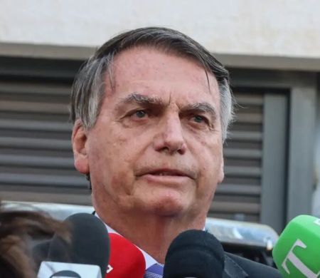 Bolsonaro pede anulação da delação de Cid e afastamento de Moraes