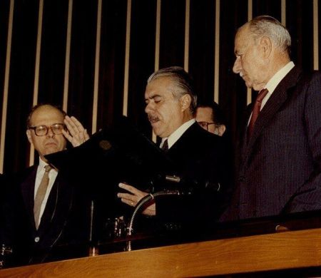 Senado homenageia Sarney nos 40 anos da redemocratização