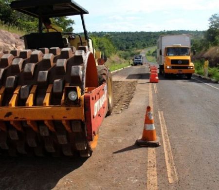 Governo assina contrato de restauração da MS-436, na região Norte 