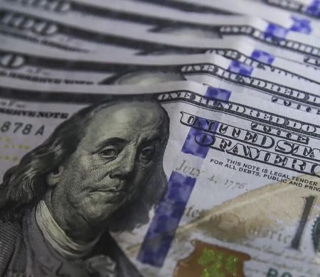 Dólar subiu para R$ 5,71 na sexta com piora de ambiente no exterior