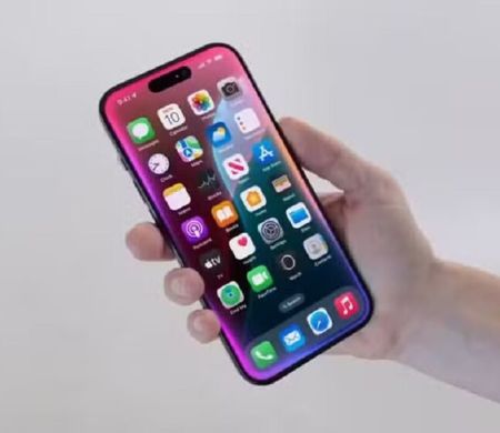Apple corre para encher aviões com iPhones e evitar tarifas