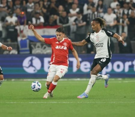 Corinthians volta a vencer pelo Brasileirobate ao derrotar o Internacional