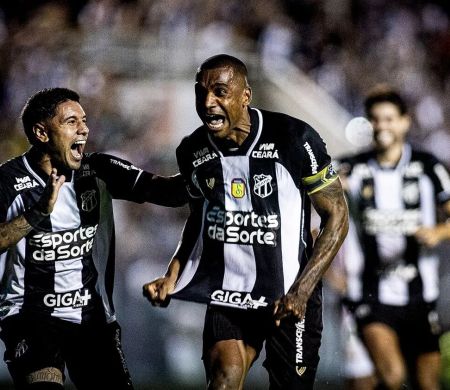 Ceará supera Vitória e pula para o quinto lugar do Campeonato Brasileiro