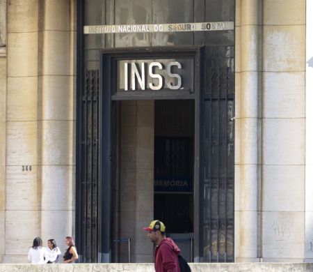 Governo promete apresentar proposta para ressarcir vítimas de fraude no INSS 