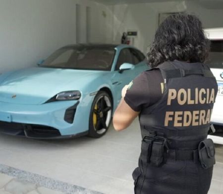 Fraudadores do INSS torram milhões com carros e motos de luxo
