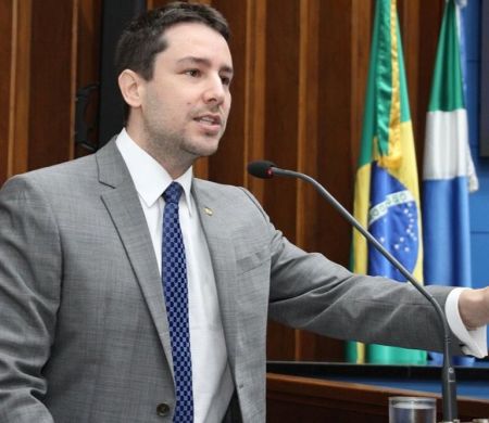 Deputado quer lei para proteger idosos contra fraudes digitais