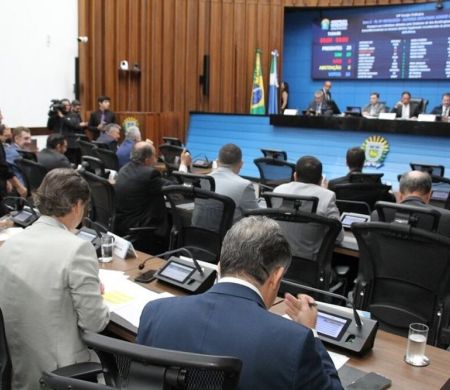 Mesa da Assembleia pauta votação de quatro propostas nesta quarta-feira