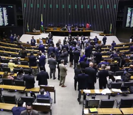 Aprovado pela Câmara, aumento no número de deputados pode pesar no bolso do povo