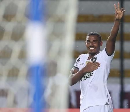 Protagonista em vitória do Botafogo, Cuiabano é observado por europeus