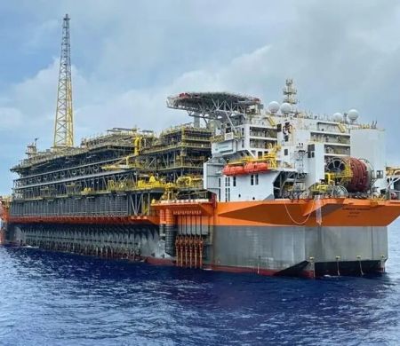 Petrobras descobre óleo de qualidade na Bacia de Santos
