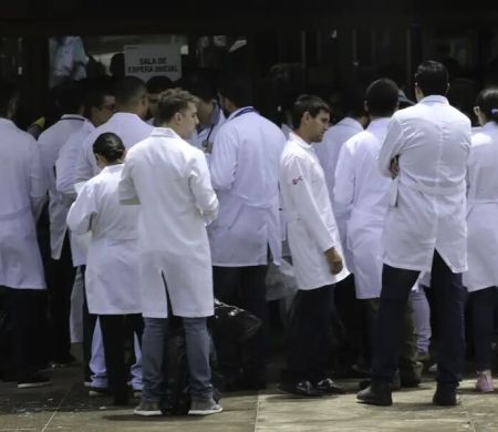 Prazo para contestar notas provisórias do Revalida 2025 termina hoje