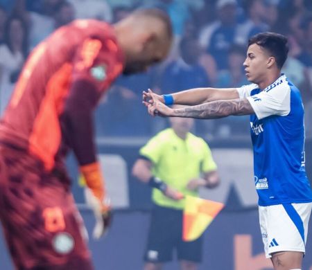 Palmeiras é derrotado pelo Cruzeiro e cai para 4º no Brasileirão