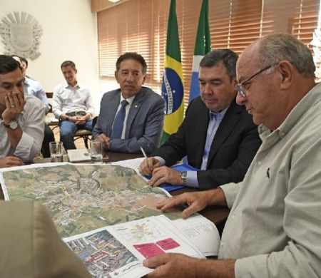 Rio Verde pede ao governador asfalto e drenagem de bairros 